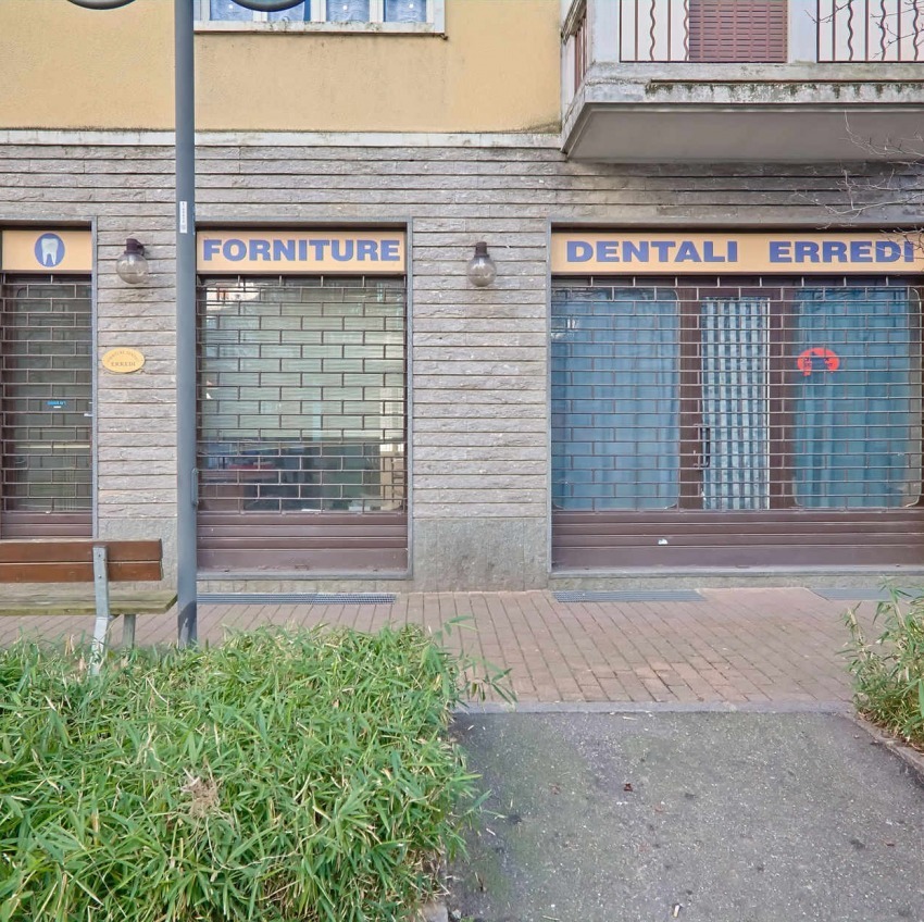 Locale Commerciale - Mura del negozio 92.00  m² a Cossato in Via del Mercato,63